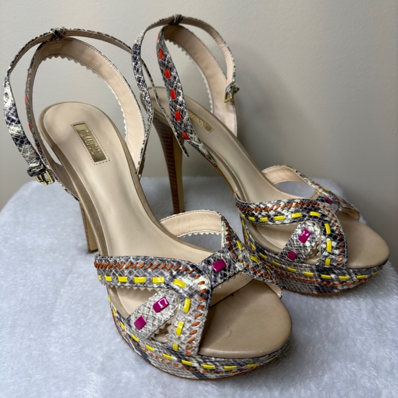 Guess Platform Heels - Picture 4 of 9